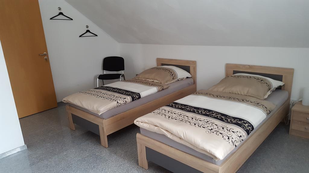 Haus-Bernhard-Hp Appartamento Herschweiler-Pettersheim Esterno foto